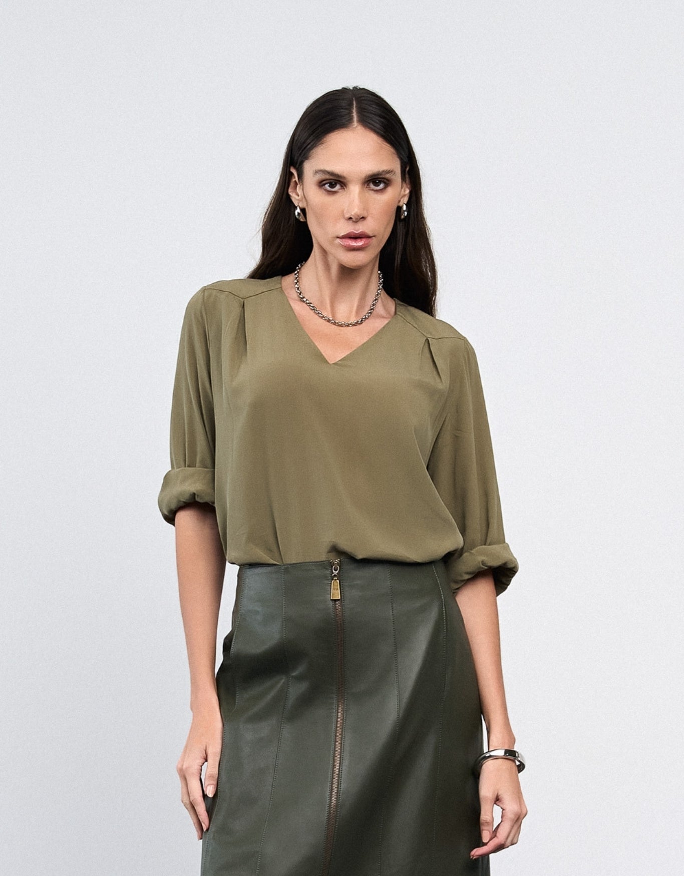 BLUSA ALÍCIA MADRE REINA SEDA GREIGE