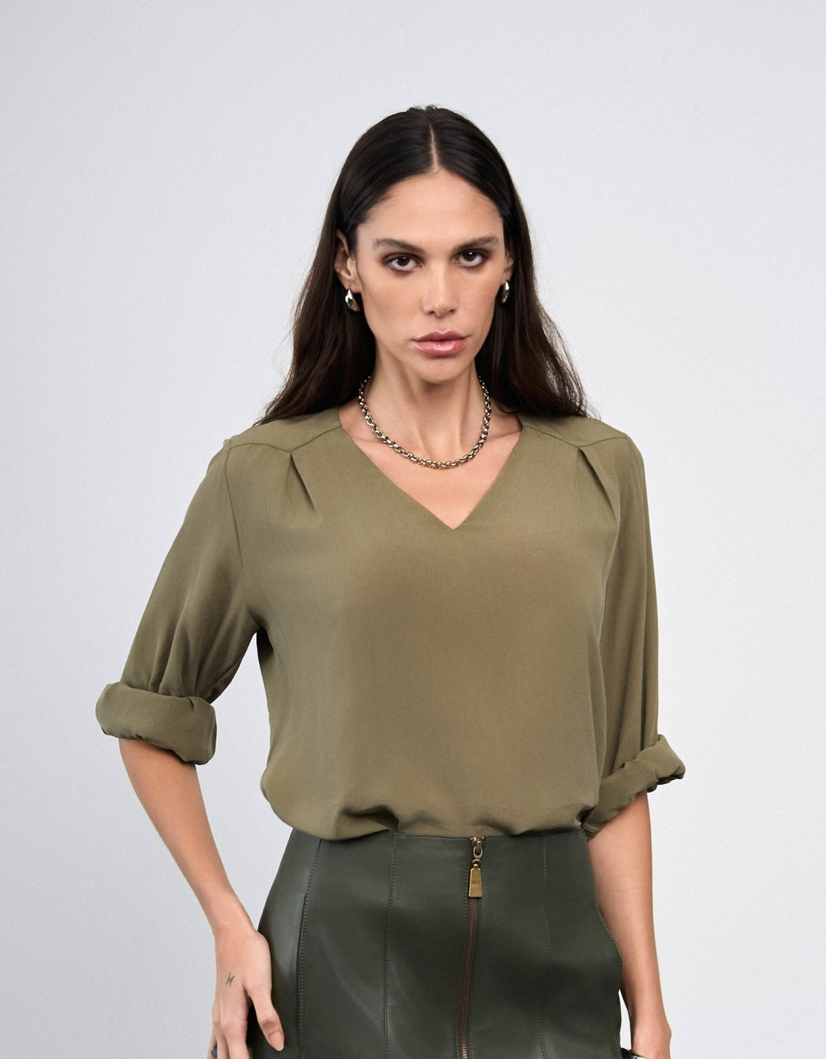 BLUSA ALÍCIA MADRE REINA SEDA GREIGE