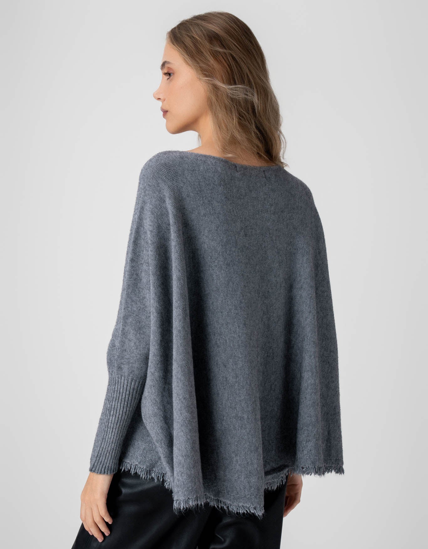 BLUSA ALINE MADRE REINA TRICOT CINZA