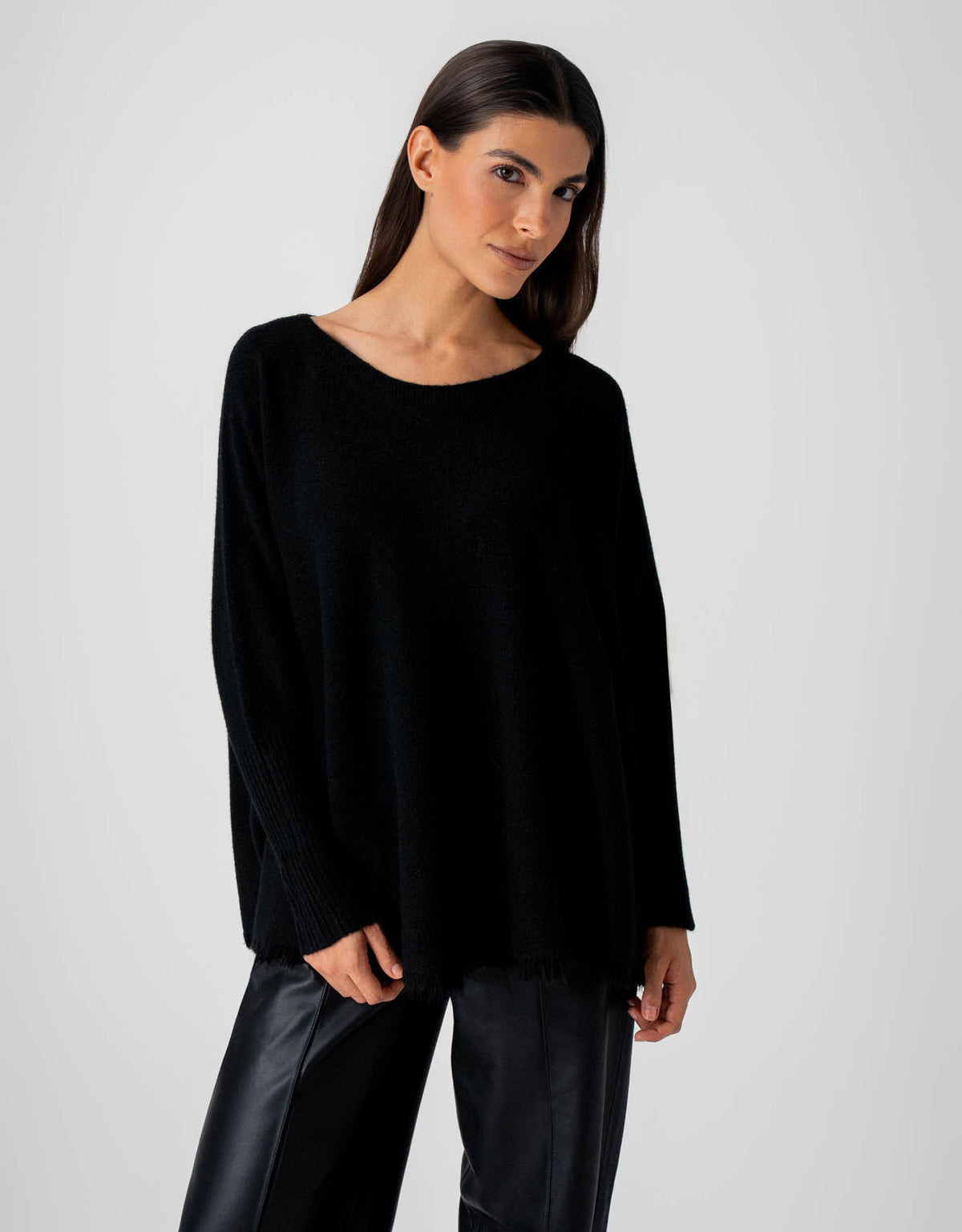 BLUSA ALINE MADRE REINA TRICOT PRETO