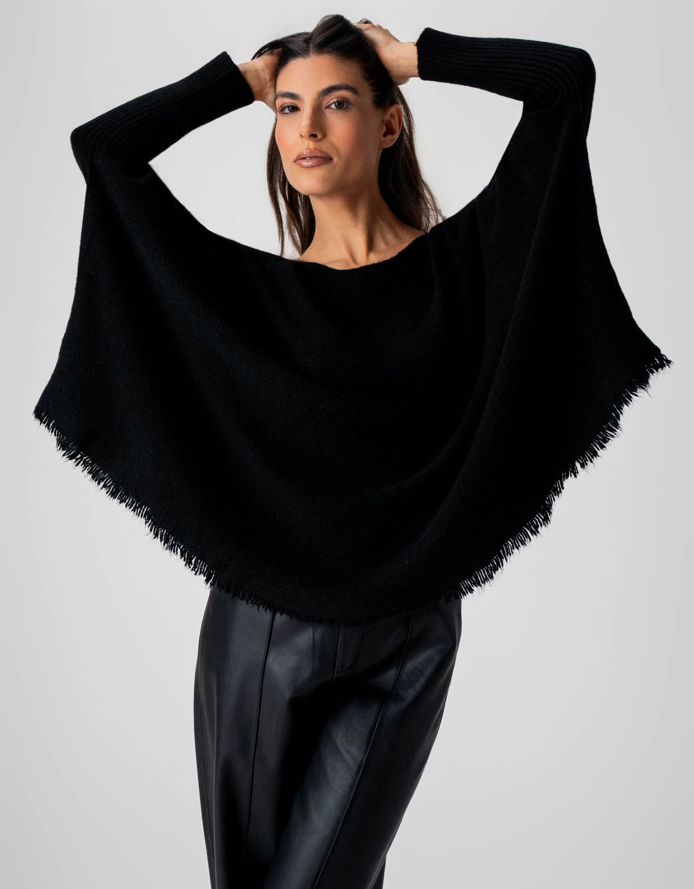 BLUSA ALINE MADRE REINA TRICOT PRETO