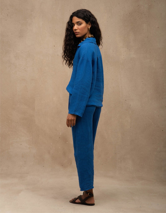 BLUSA BRUNA MADRE REINA LINHO AZUL MESQUITA