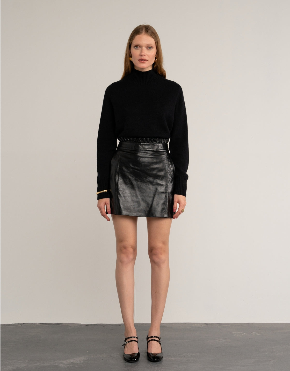 BLUSA CASHMERE GOLA ALTA EM CASHMERE PRETO