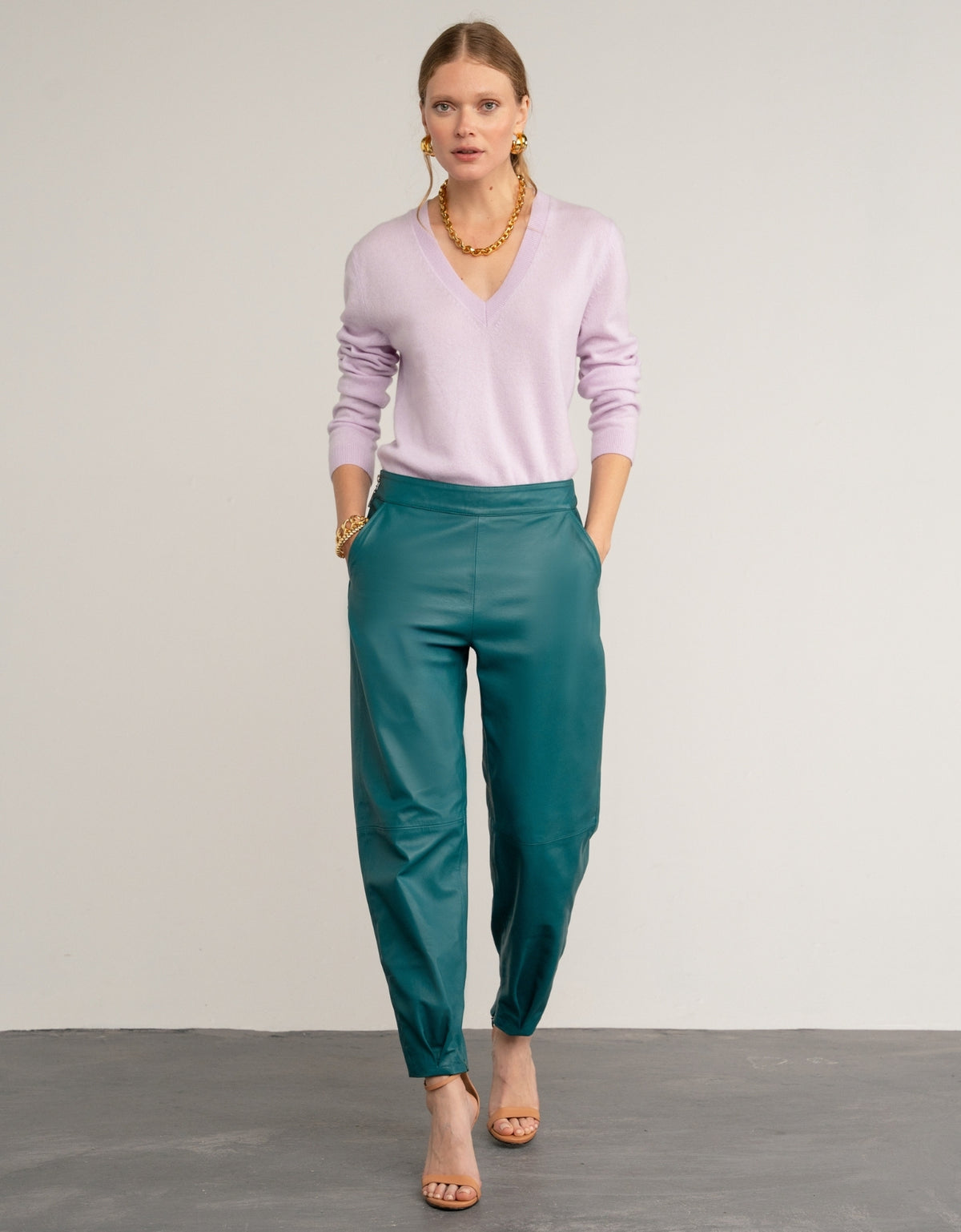 BLUSA CASHMERE GOLA V EM CASHMERE LILÁS