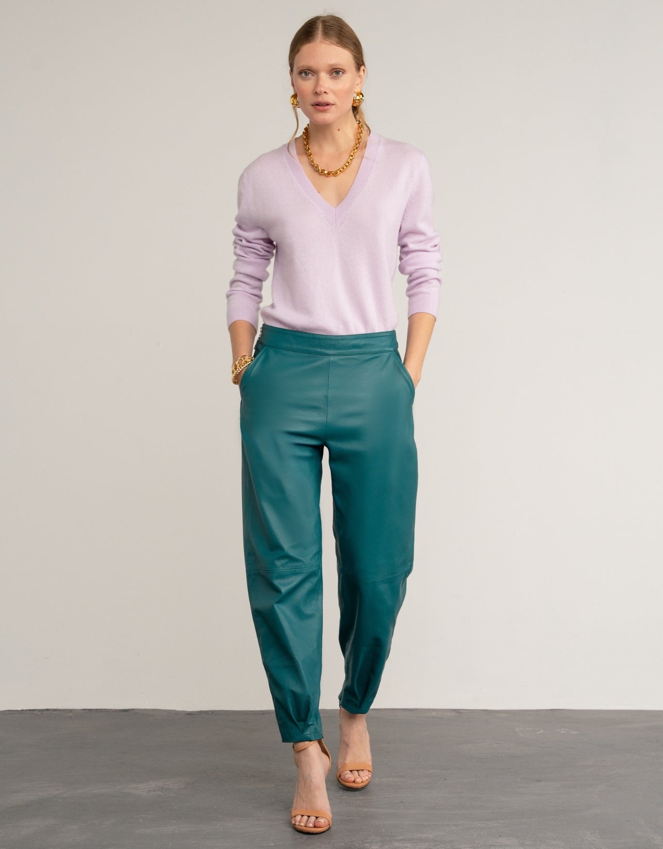 BLUSA CASHMERE GOLA V EM CASHMERE LILÁS