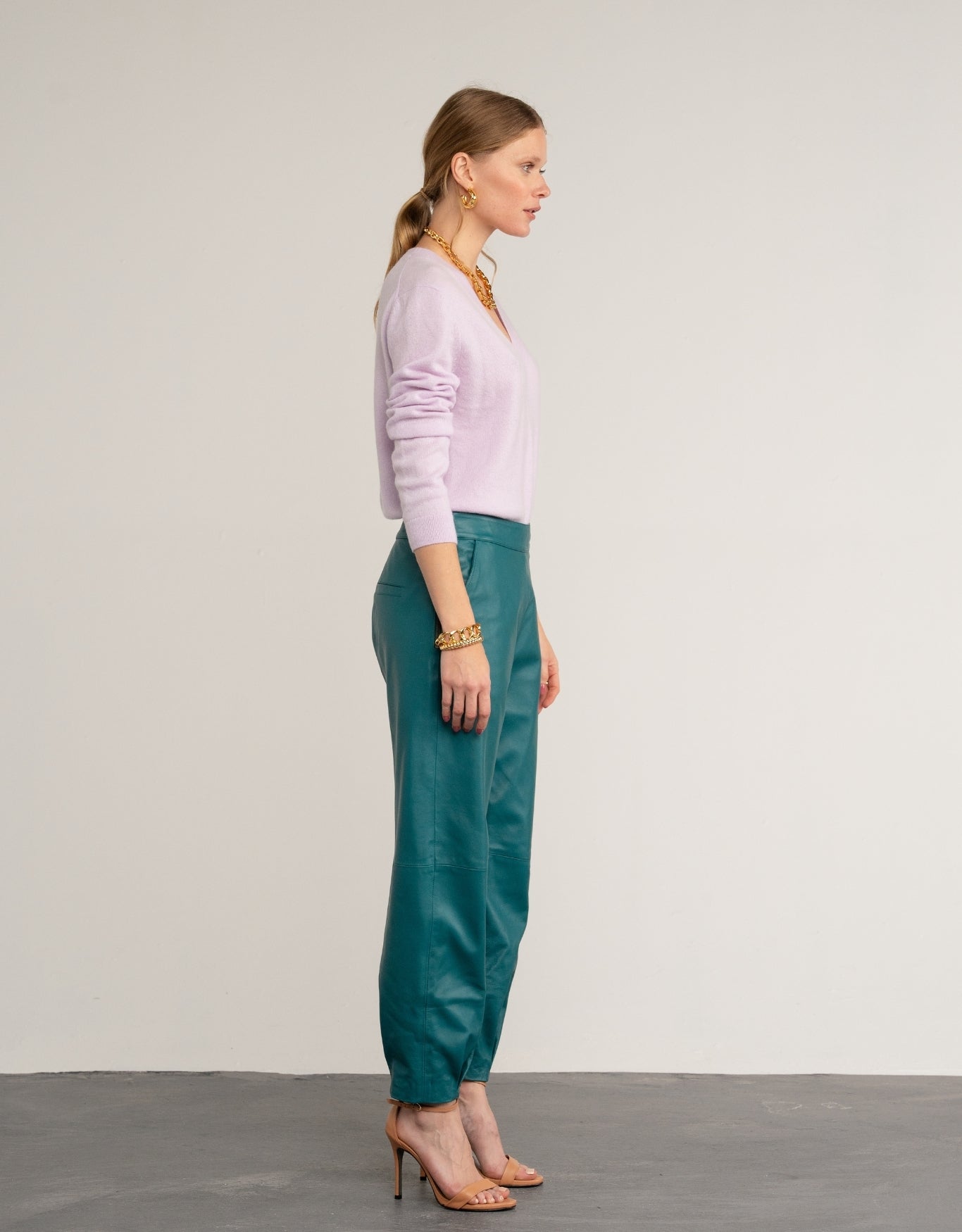 BLUSA CASHMERE GOLA V EM CASHMERE LILÁS