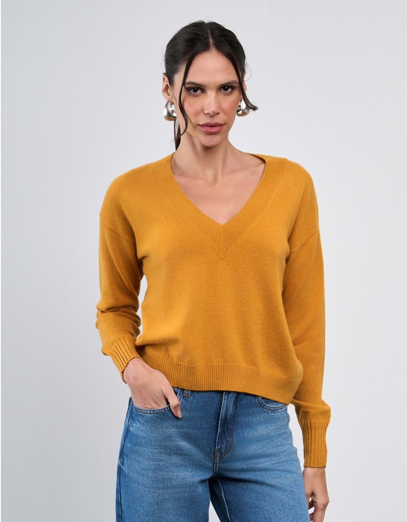 BLUSA GOLA V MADRE REINA CASHMERE GOLDEN