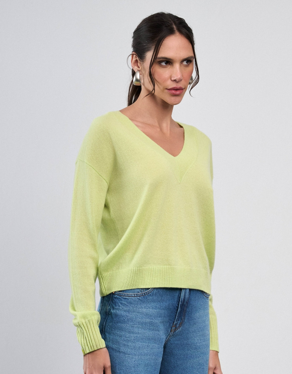 BLUSA GOLA V MADRE REINA CASHMERE VERDE SHADOW
