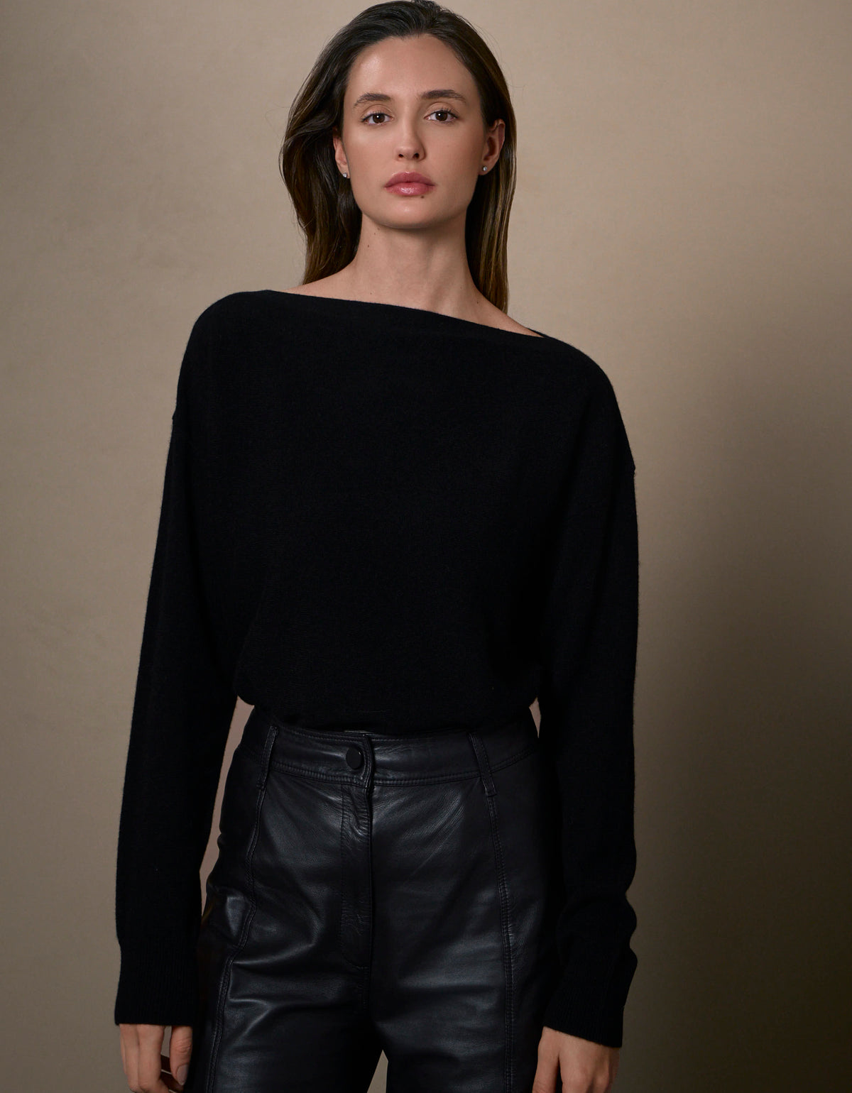 BLUSA LARA MADRE REINA CASHMERE PRETO