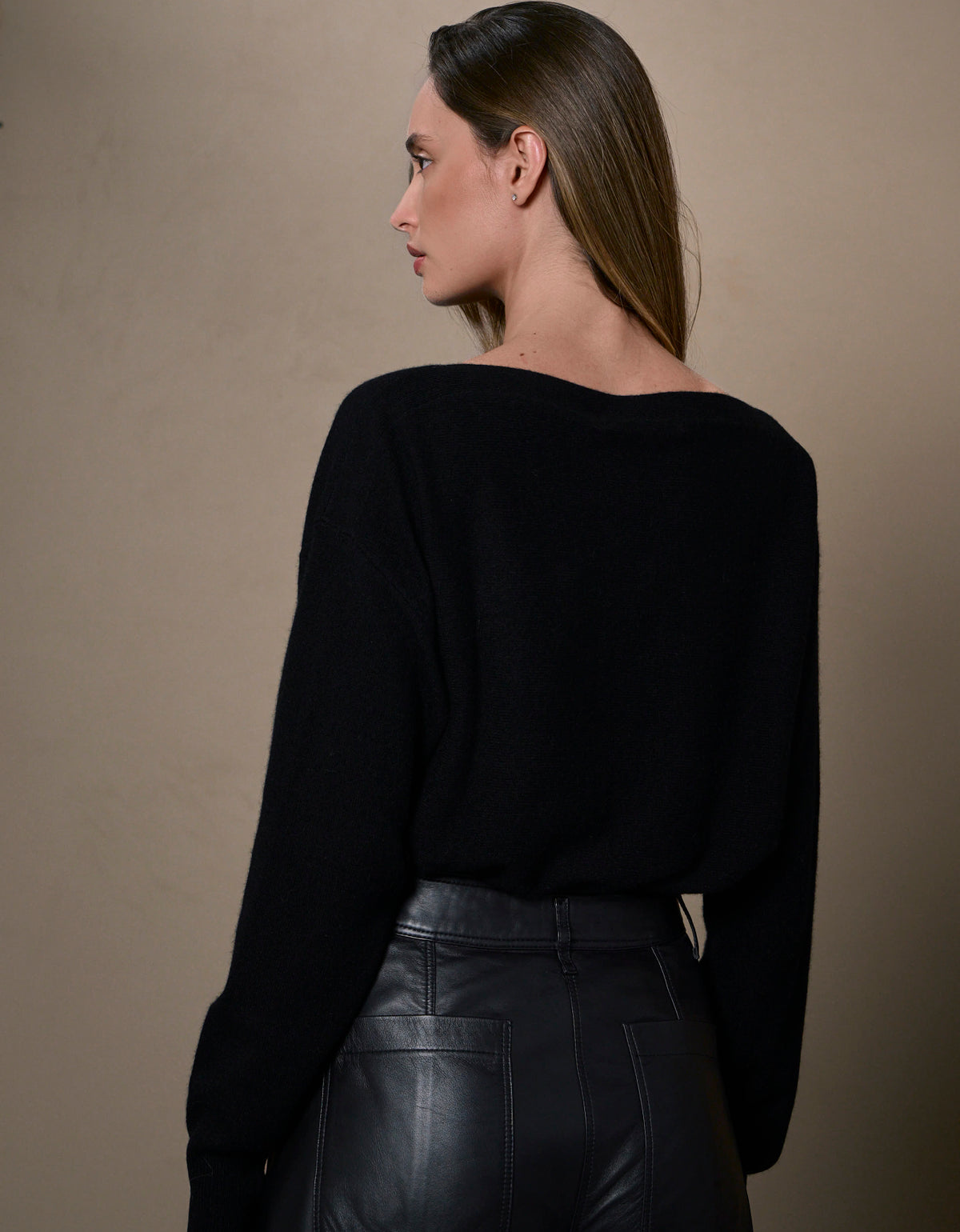 BLUSA LARA MADRE REINA CASHMERE PRETO