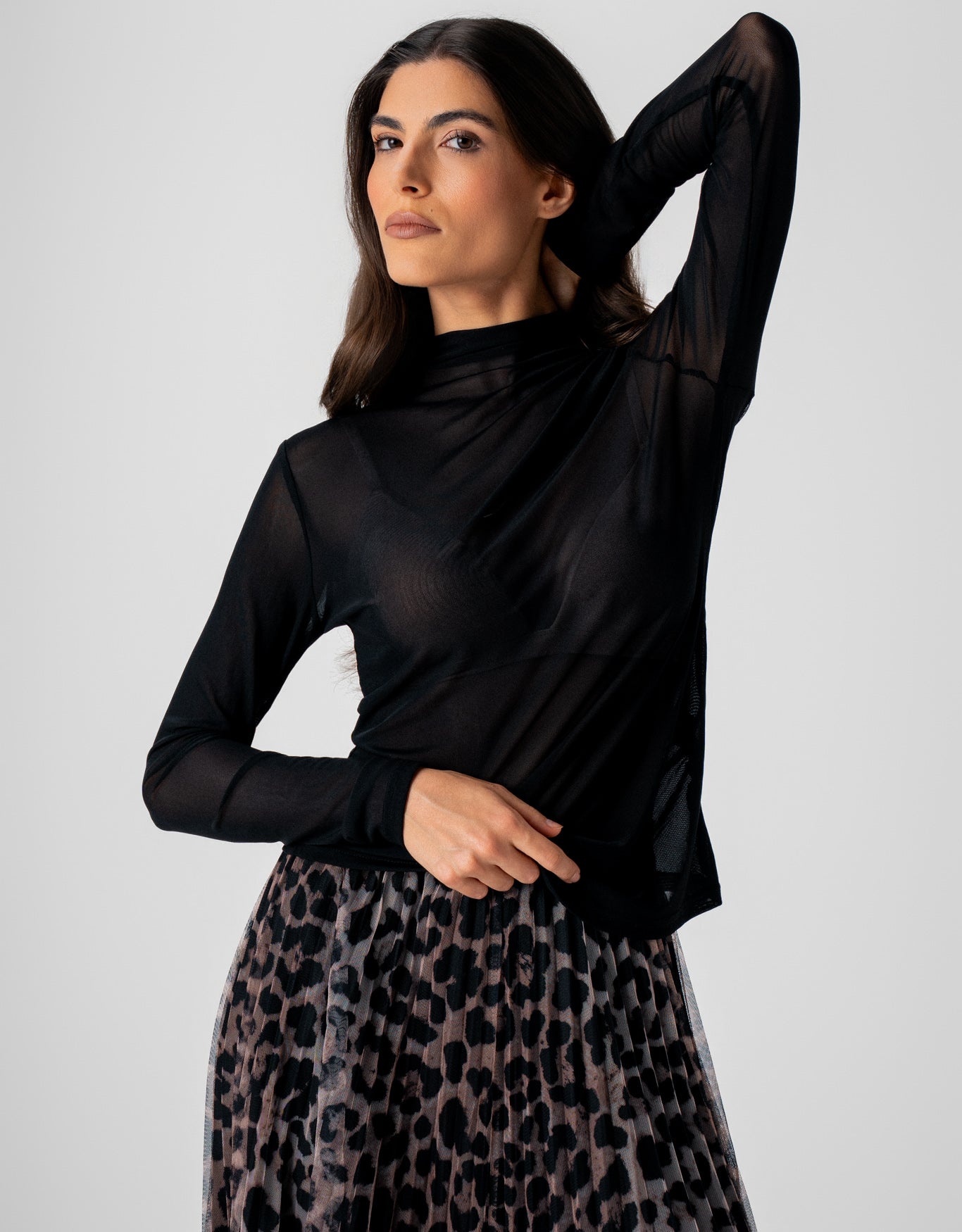 BLUSA LUANA MADRE REINA TULE PRETO