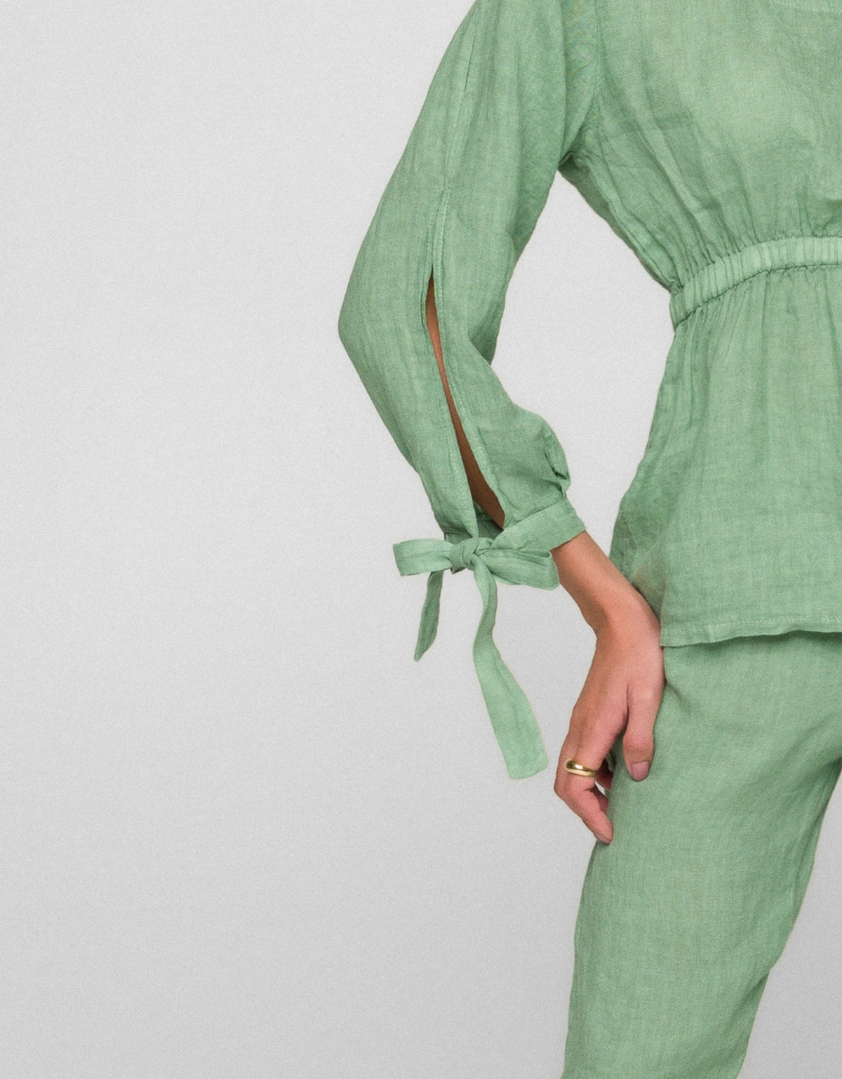 BLUSA MANU MADRE REINA LINHO VERDE MENTA