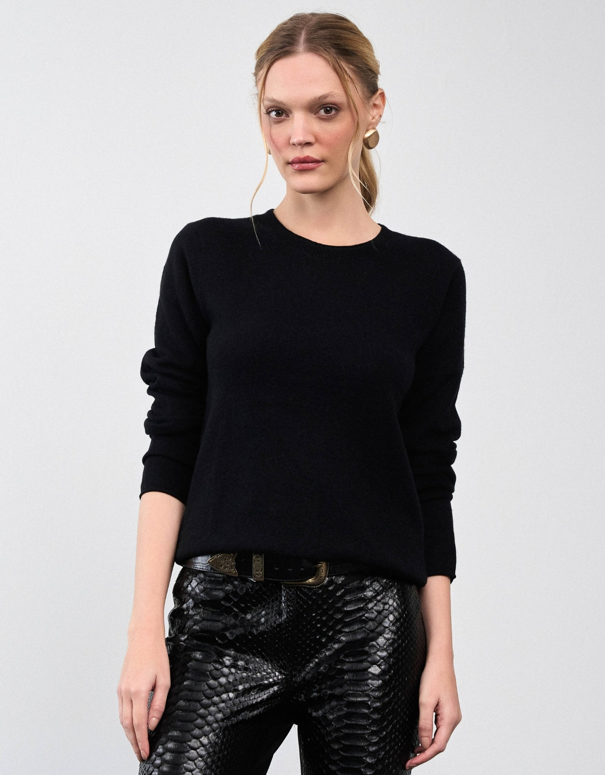 BLUSA MARIAH MADRE REINA CASHMERE PRETA