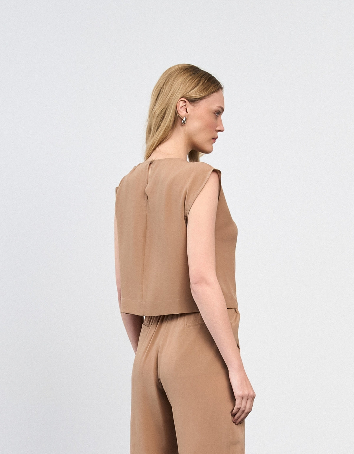 BLUSA MELINA MADRE REINA SEDA MOCCA