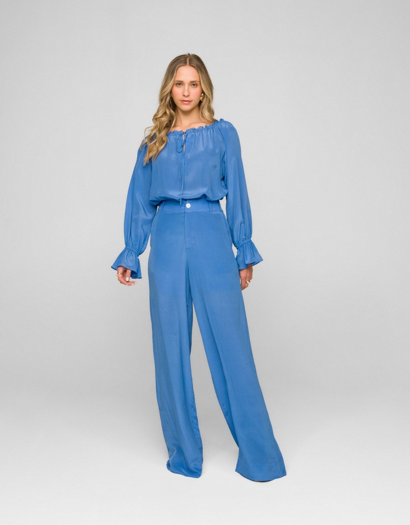 BLUSA OLIVIA MADRE REINA SEDA AZUL LAVANDA