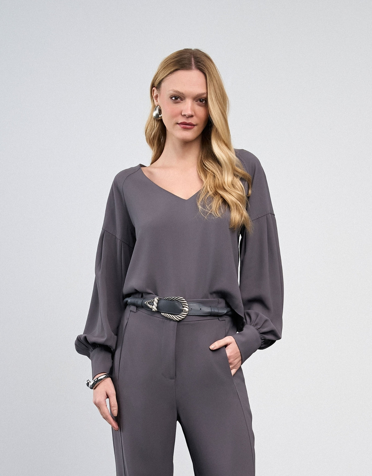 BLUSA RENATA MADRE REINA ALFAIATARIA DARK GRAY
