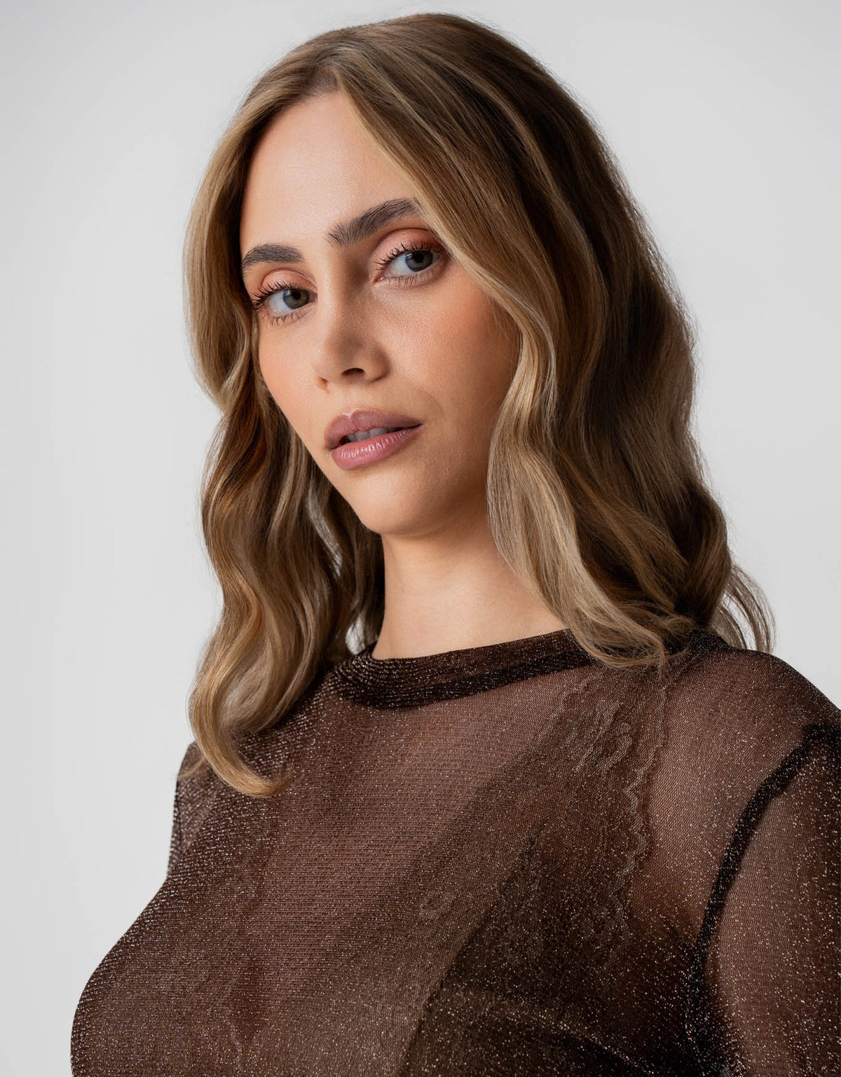 BLUSA VITORIA MADRE REINA CHOCOLATE