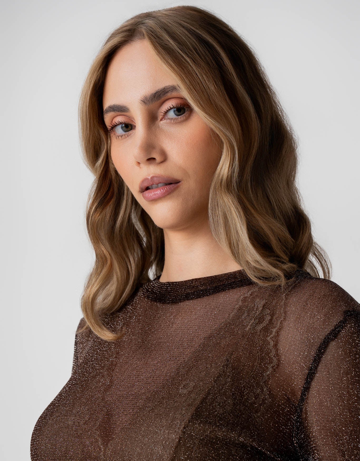 BLUSA VITORIA MADRE REINA CHOCOLATE