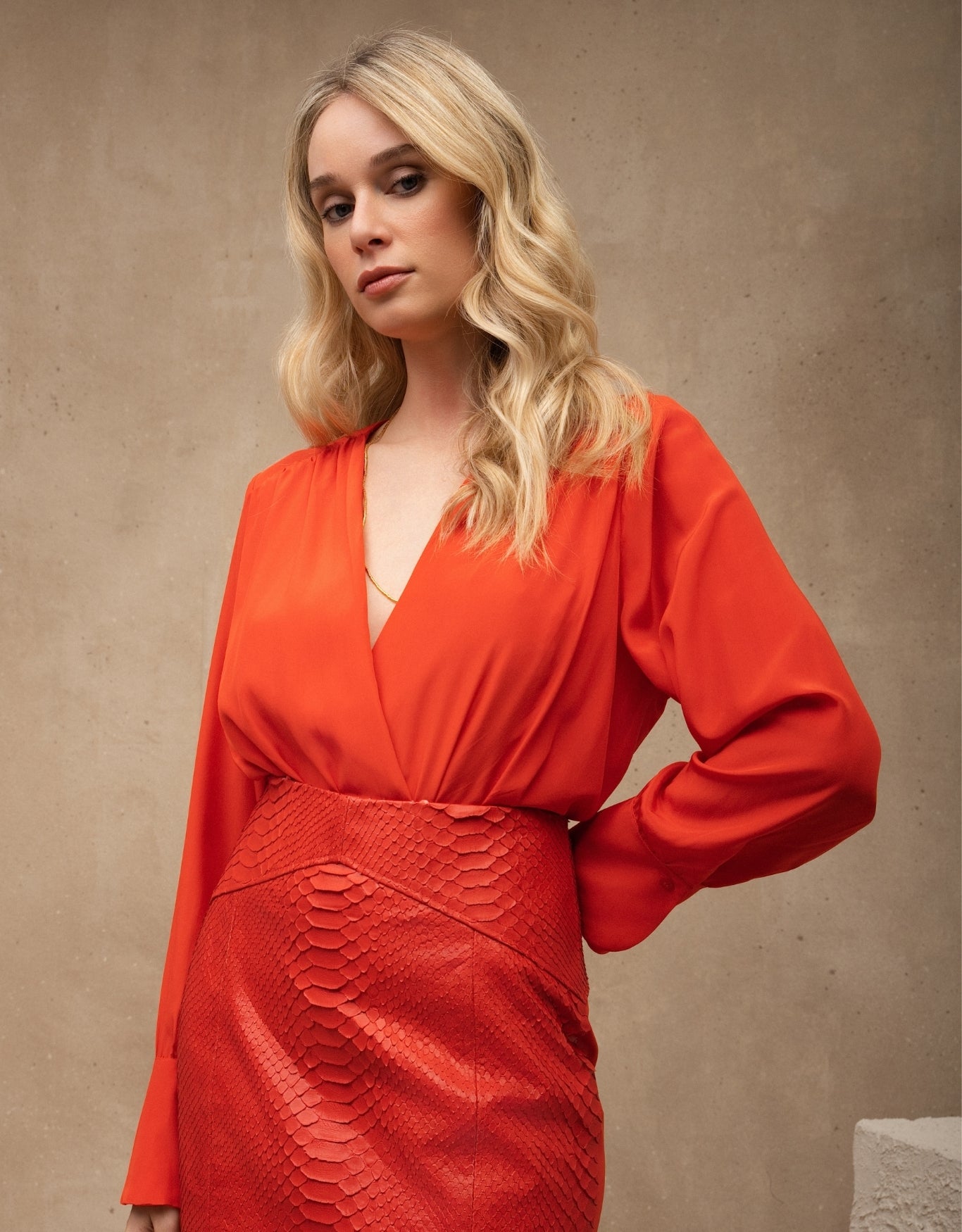 BODY SIENA MADRE REINA SILK VERMELHO TOMATE