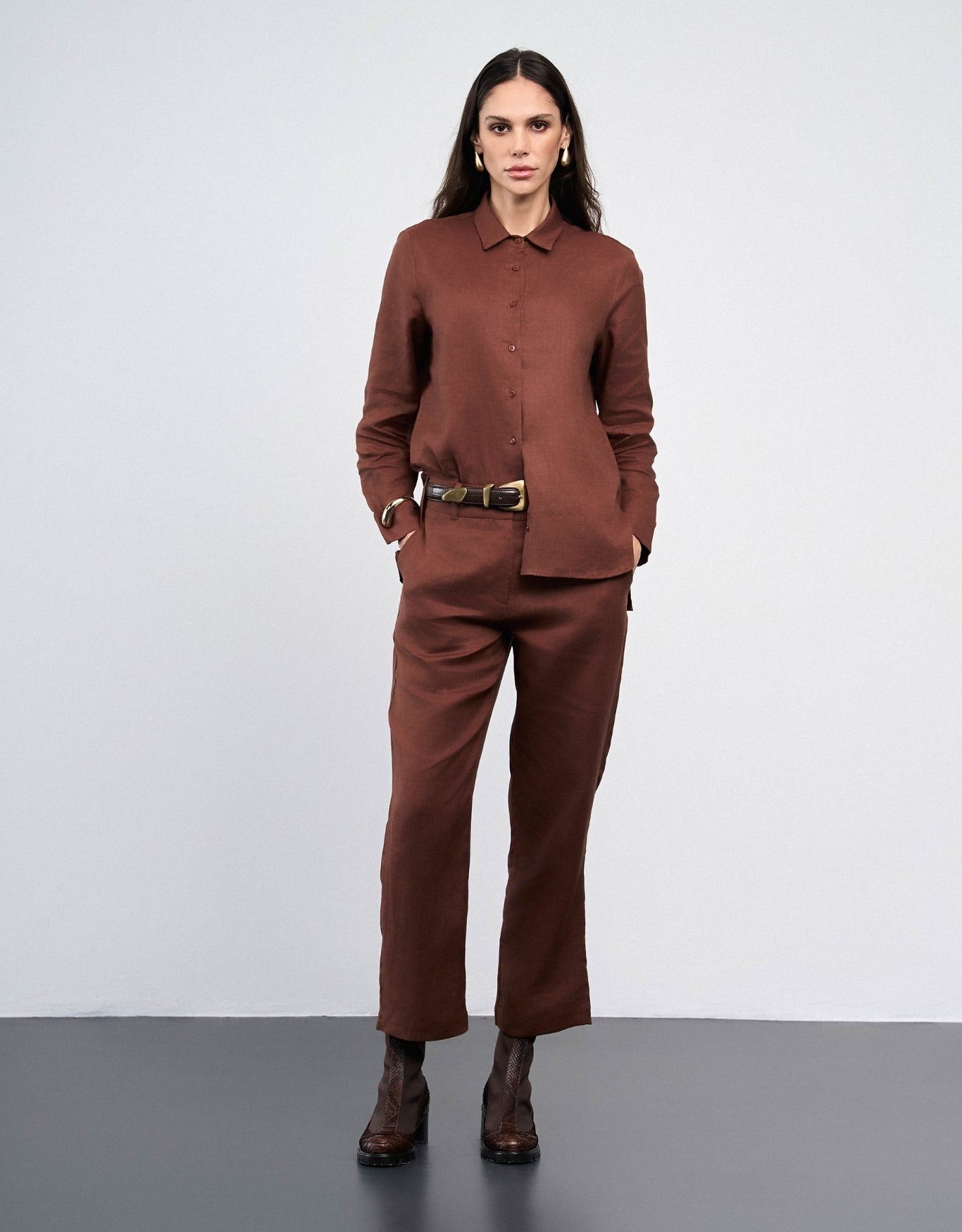 CALÇA ANNA MADRE REINA LINHO COFFEE