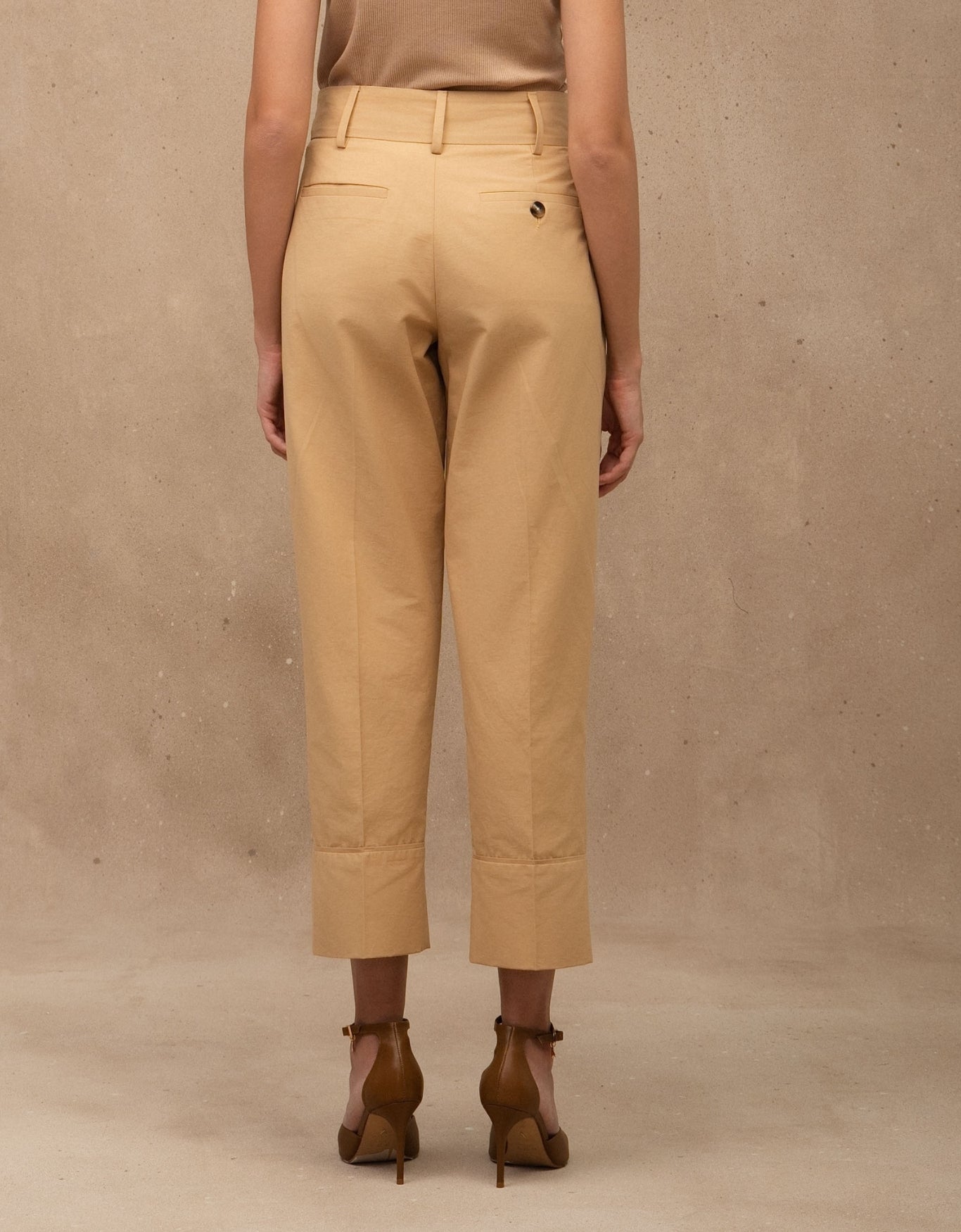 CALÇA CLÉO MADRE REINA ALFAIATARIA AREIA