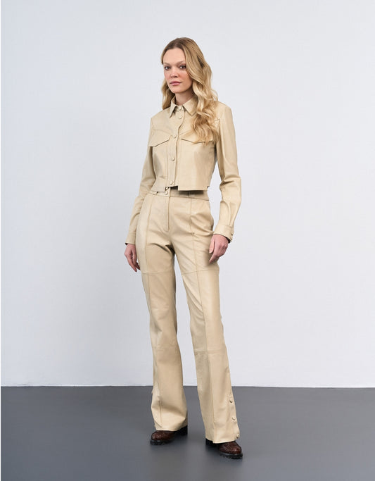 CALÇA ELISA BOTÕES MADRE REINA COURO DESERT