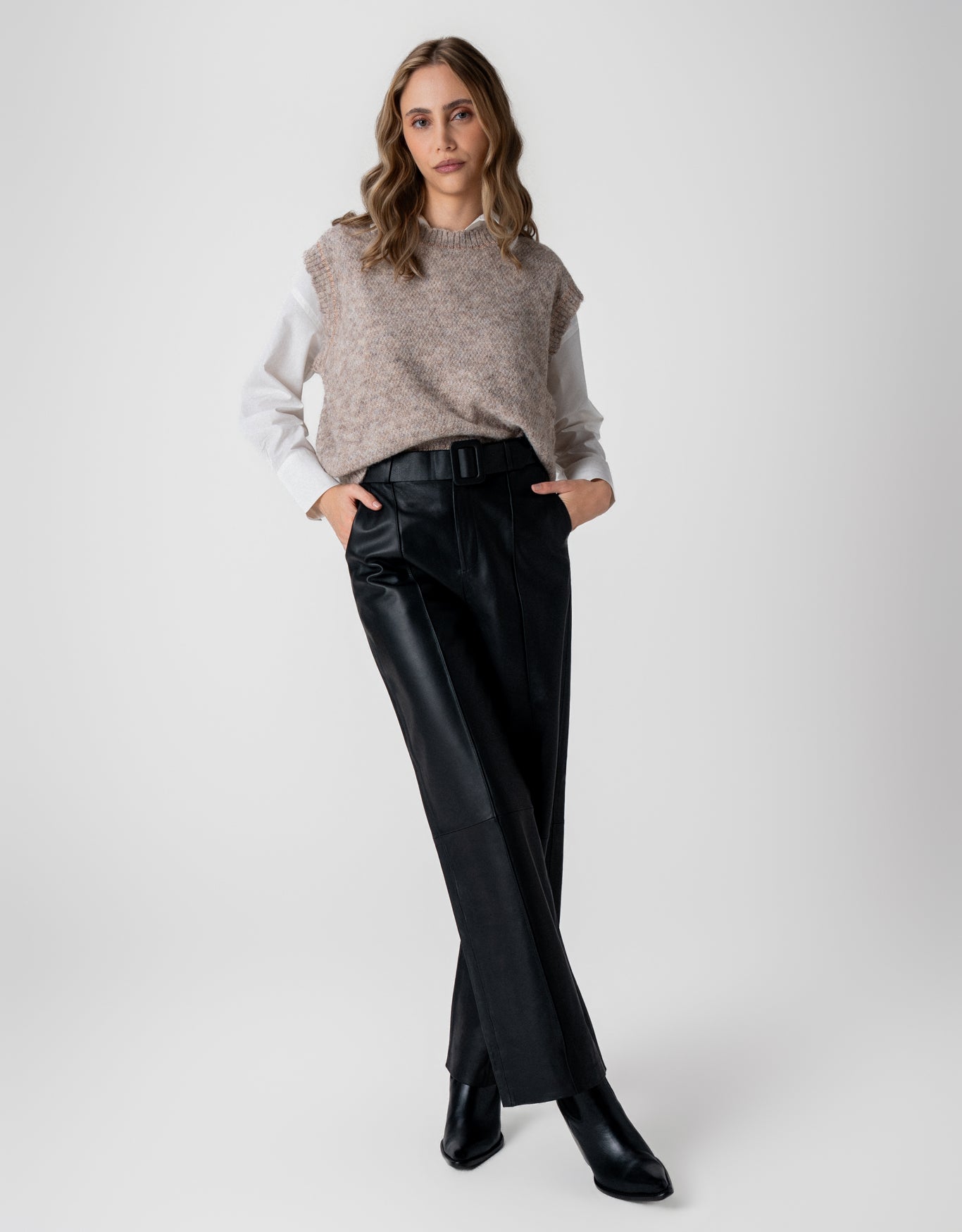 CALÇA IRIS MADRE REINA COURO PRETO