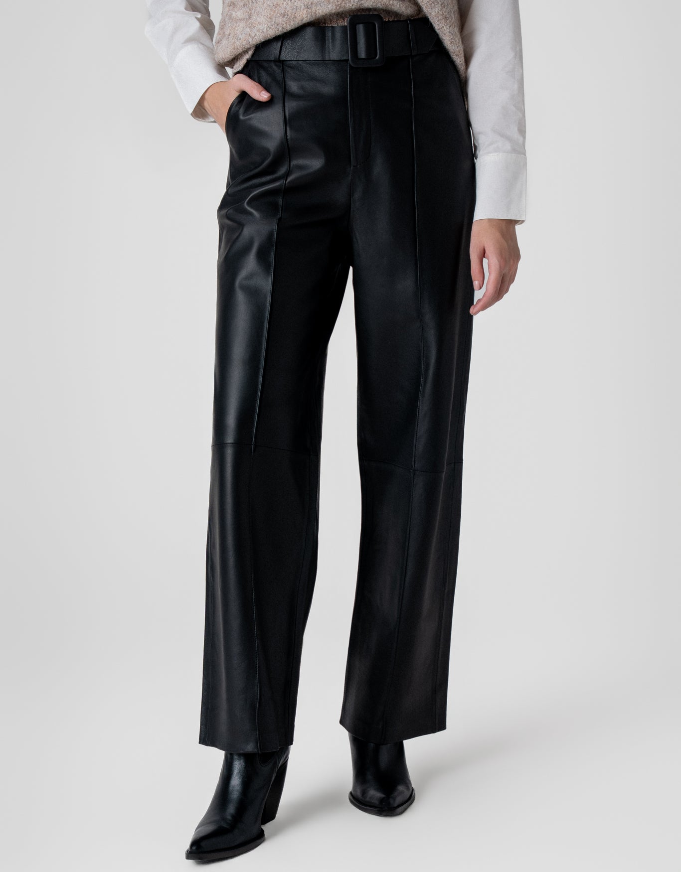 CALÇA IRIS MADRE REINA COURO PRETO