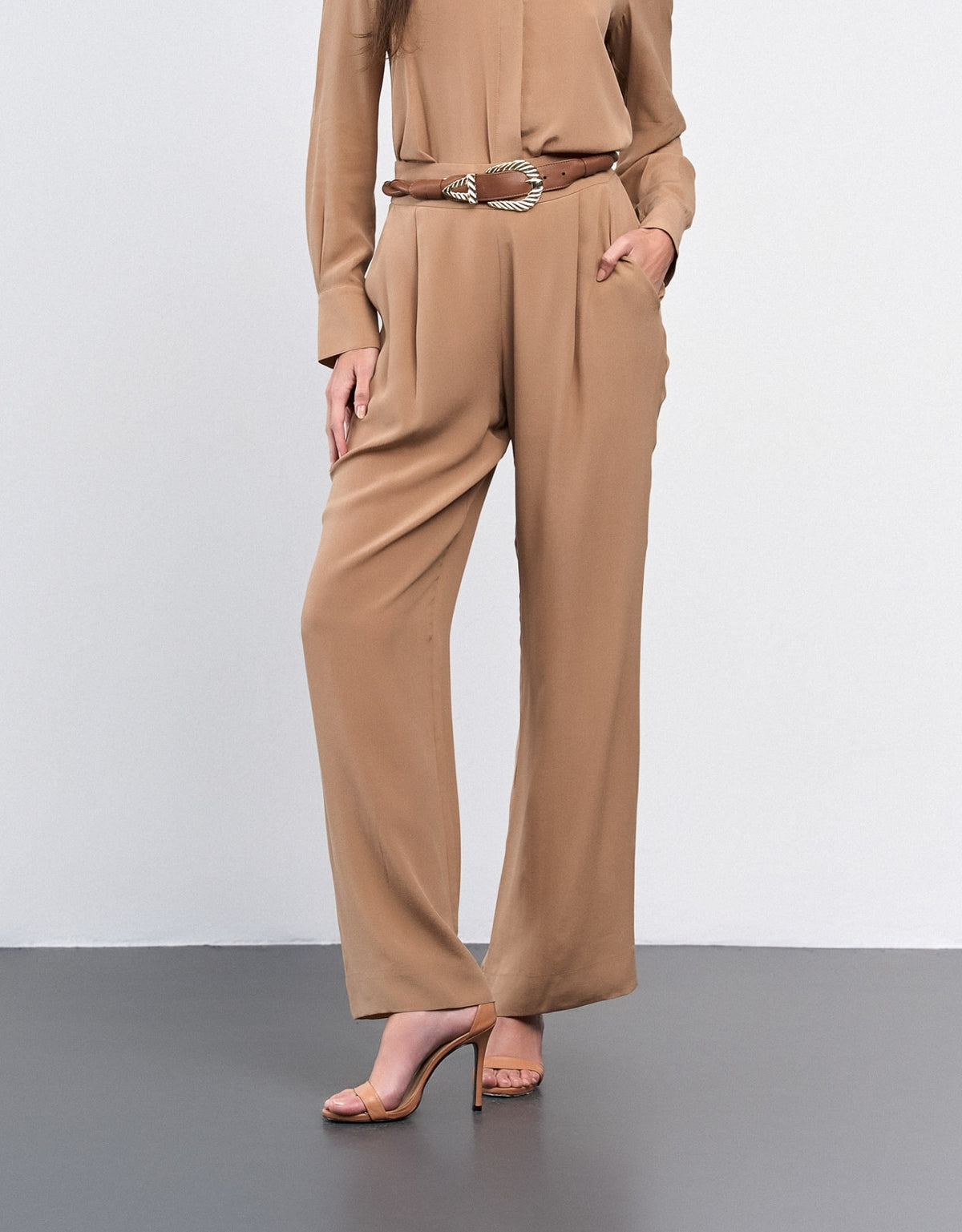 CALÇA MELINA MADRE REINA SEDA MOCCA