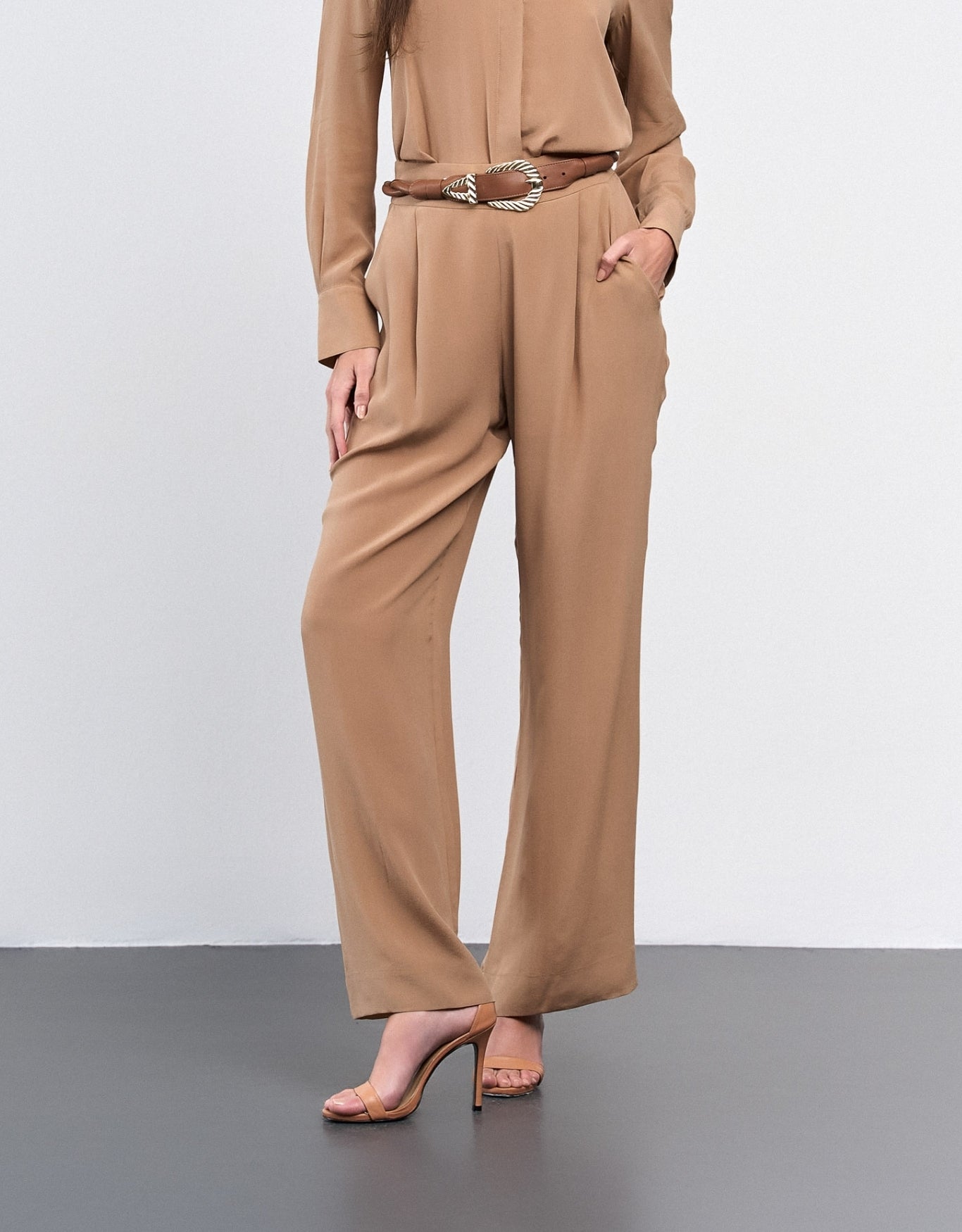 CALÇA MELINA MADRE REINA SEDA MOCCA