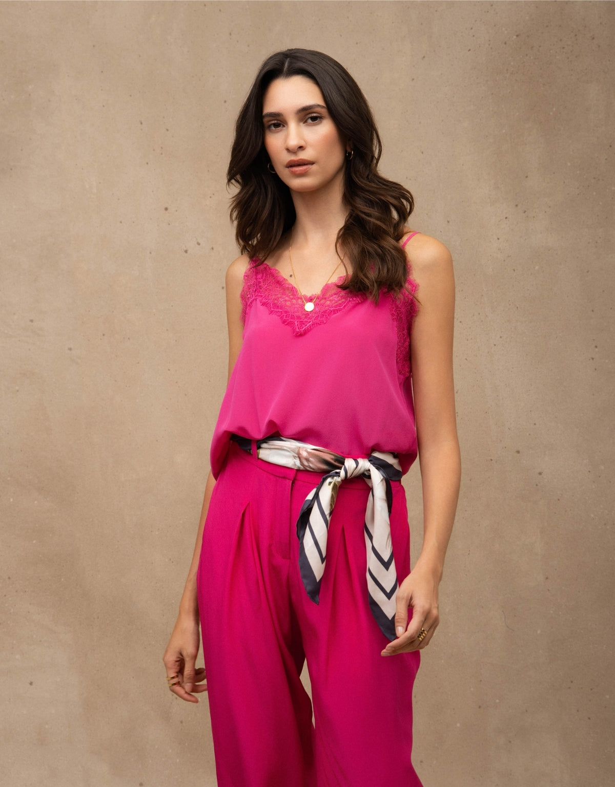 CALÇA REBECA MADRE REINA SEDA ROSA BLOOM