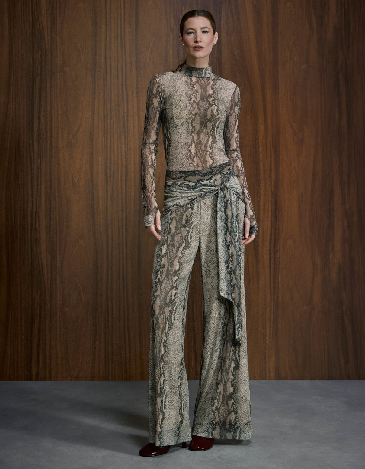 CALÇA SNAKE MADRE REINA TULE ESTAMPA SNAKE