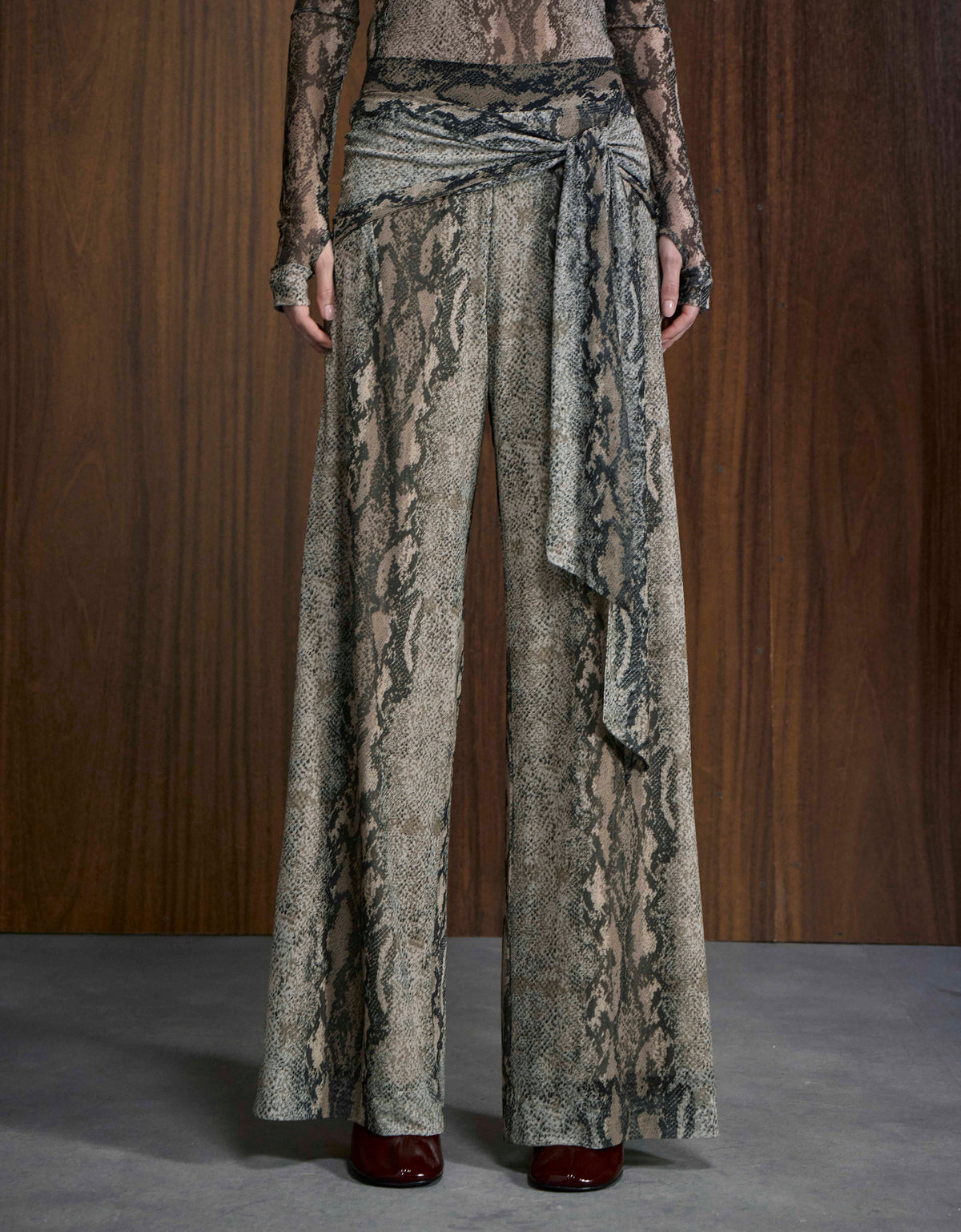 CALÇA SNAKE MADRE REINA TULE ESTAMPA SNAKE