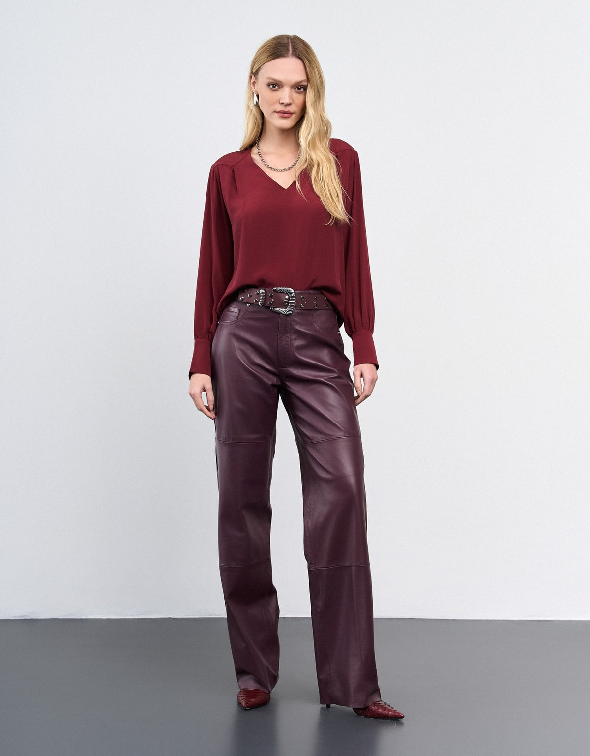 CALÇA VERÔNICA MADRE REINA COURO DARK PURPLE