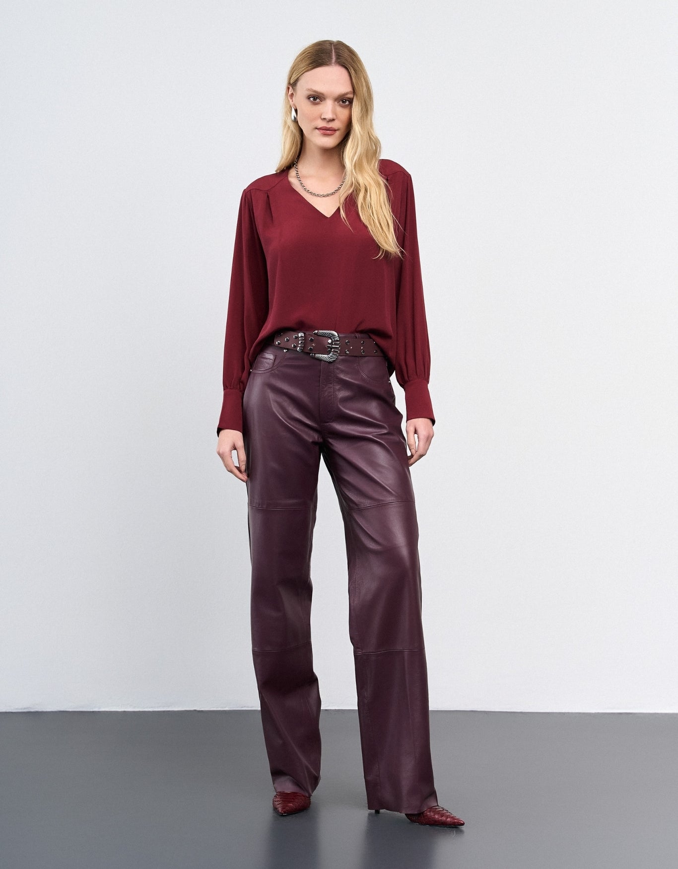 CALÇA VERÔNICA MADRE REINA COURO DARK PURPLE