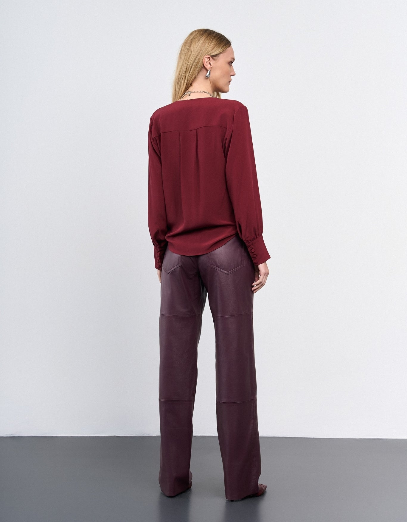 CALÇA VERÔNICA MADRE REINA COURO DARK PURPLE