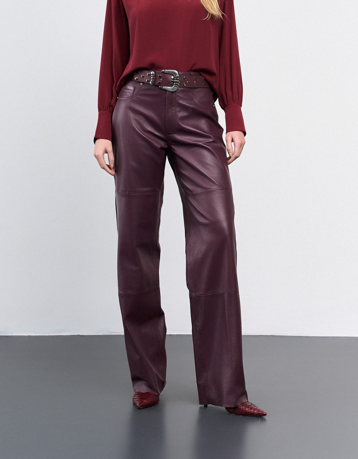 CALÇA VERÔNICA MADRE REINA COURO DARK PURPLE