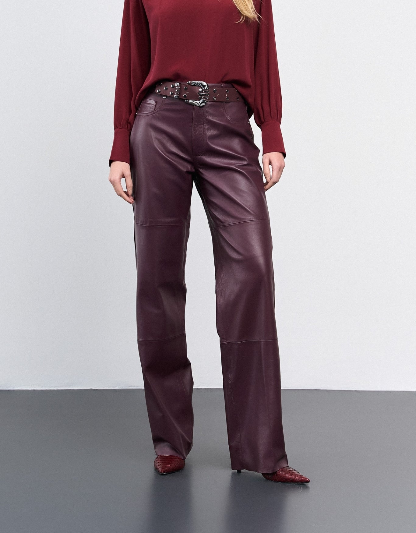 CALÇA VERÔNICA MADRE REINA COURO DARK PURPLE