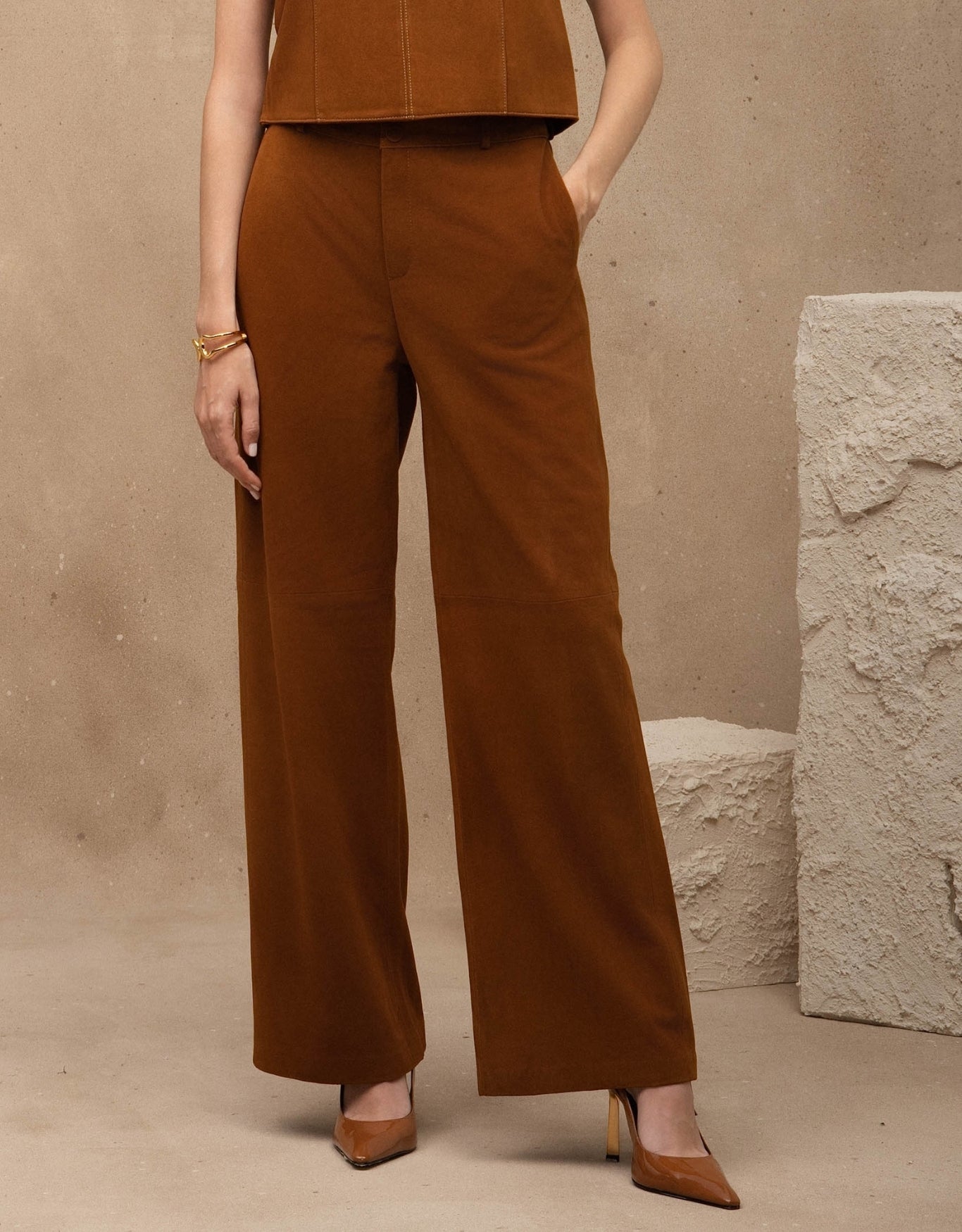 CALÇA VITÓRIA MADRE REINA CHAMOIS CARAMELO