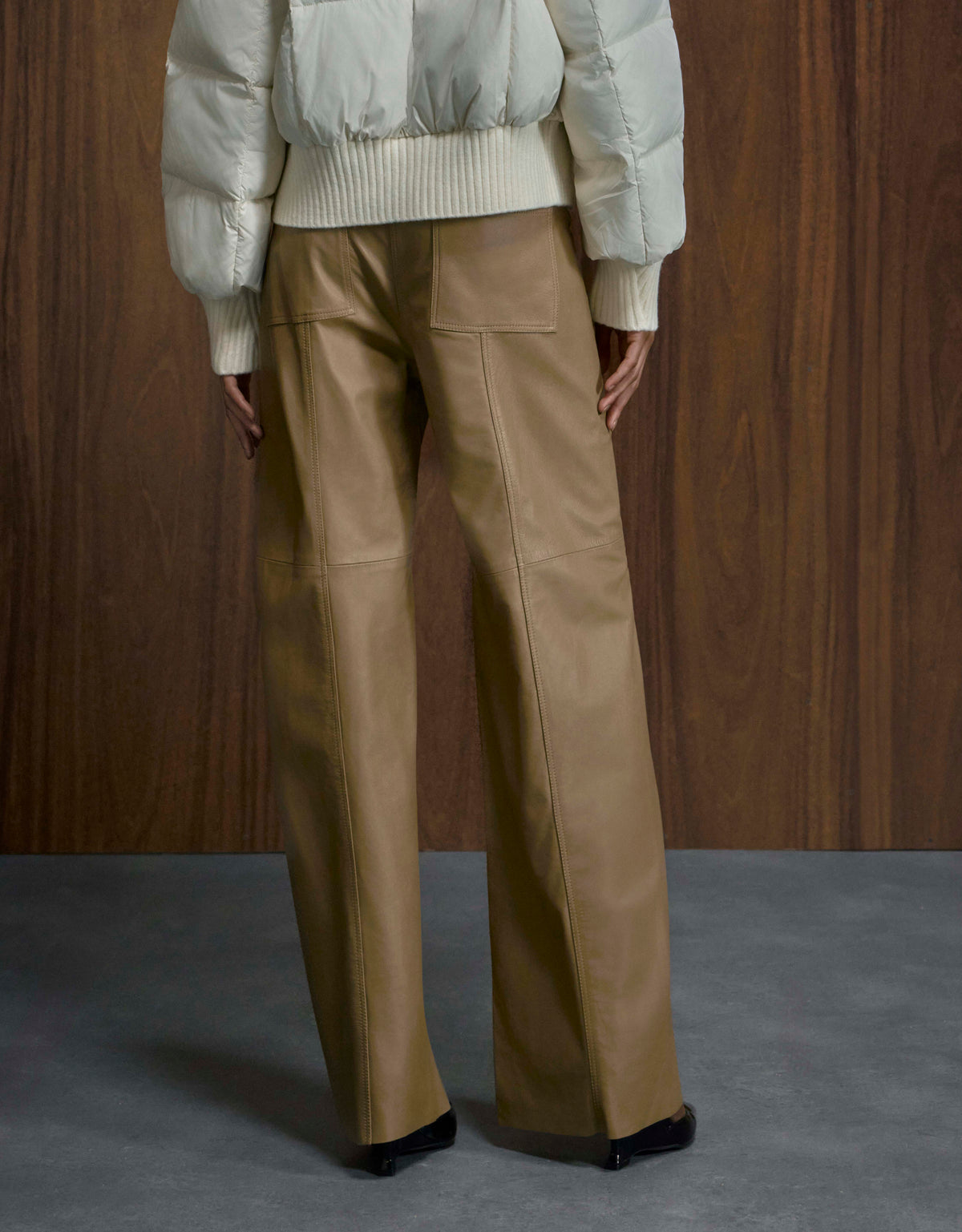 CALÇA WIDE BRUNA MADRE REINA COURO ARGILA THUNDRA