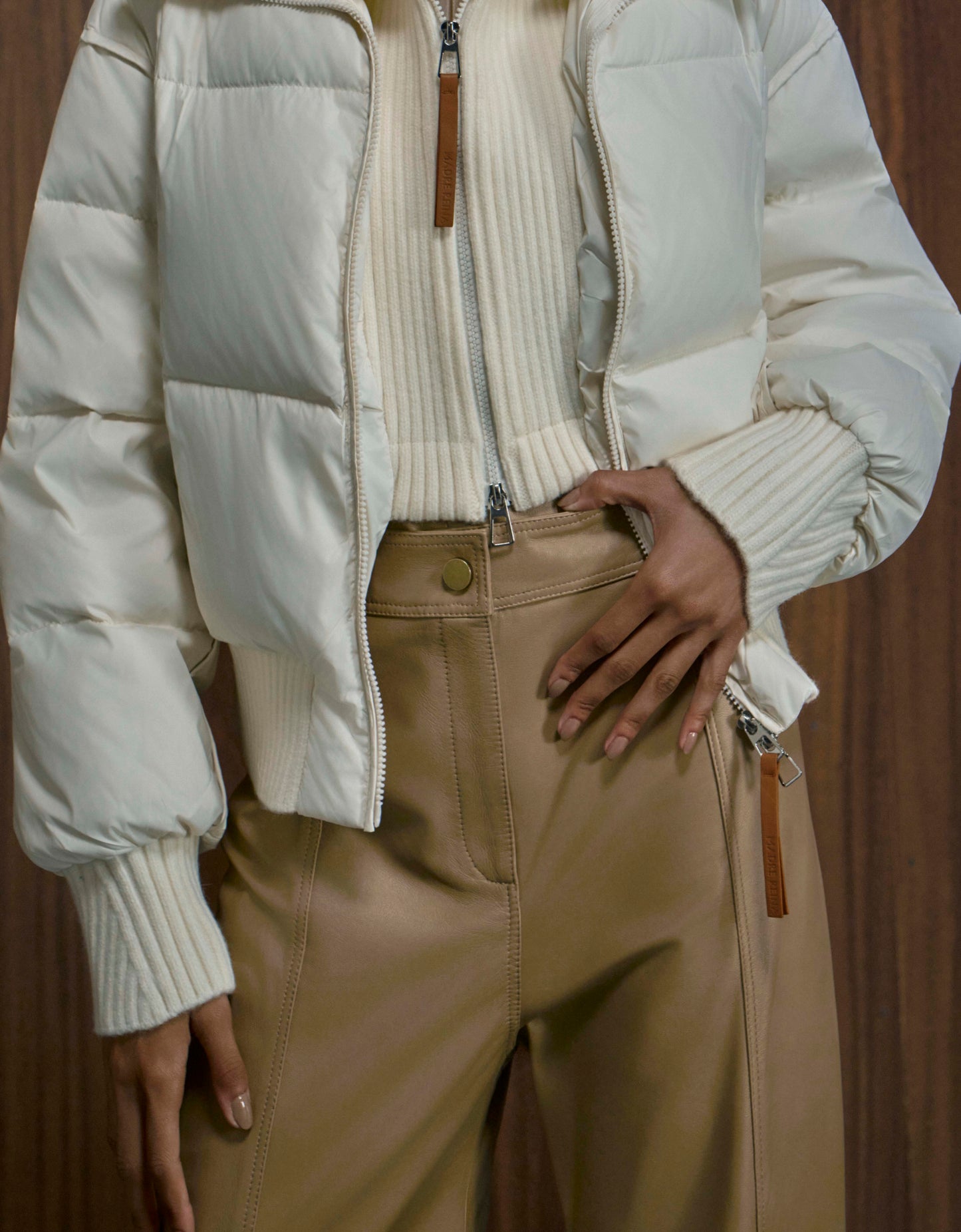 CALÇA WIDE BRUNA MADRE REINA COURO ARGILA THUNDRA