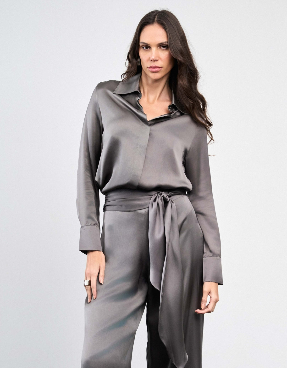 CAMISA AMANDA MADRE REINA SEDA DARK GRAY