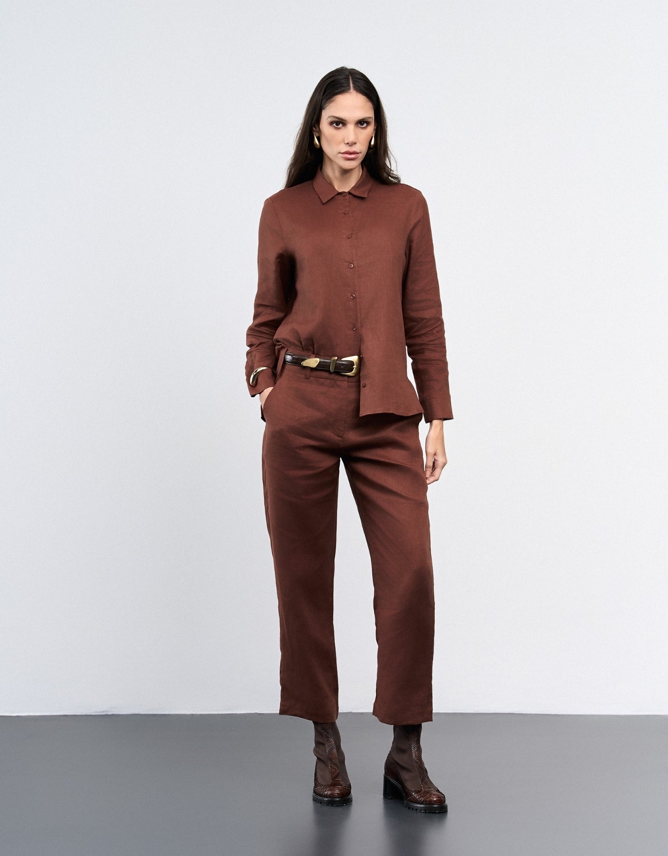 CAMISA ANNA MADRE REINA LINHO COFFEE