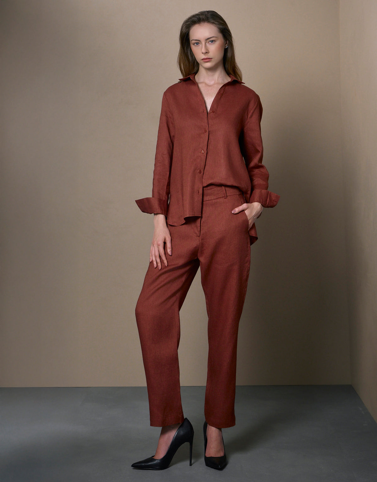 CAMISA ANNA MADRE REINA LINHO CANELA