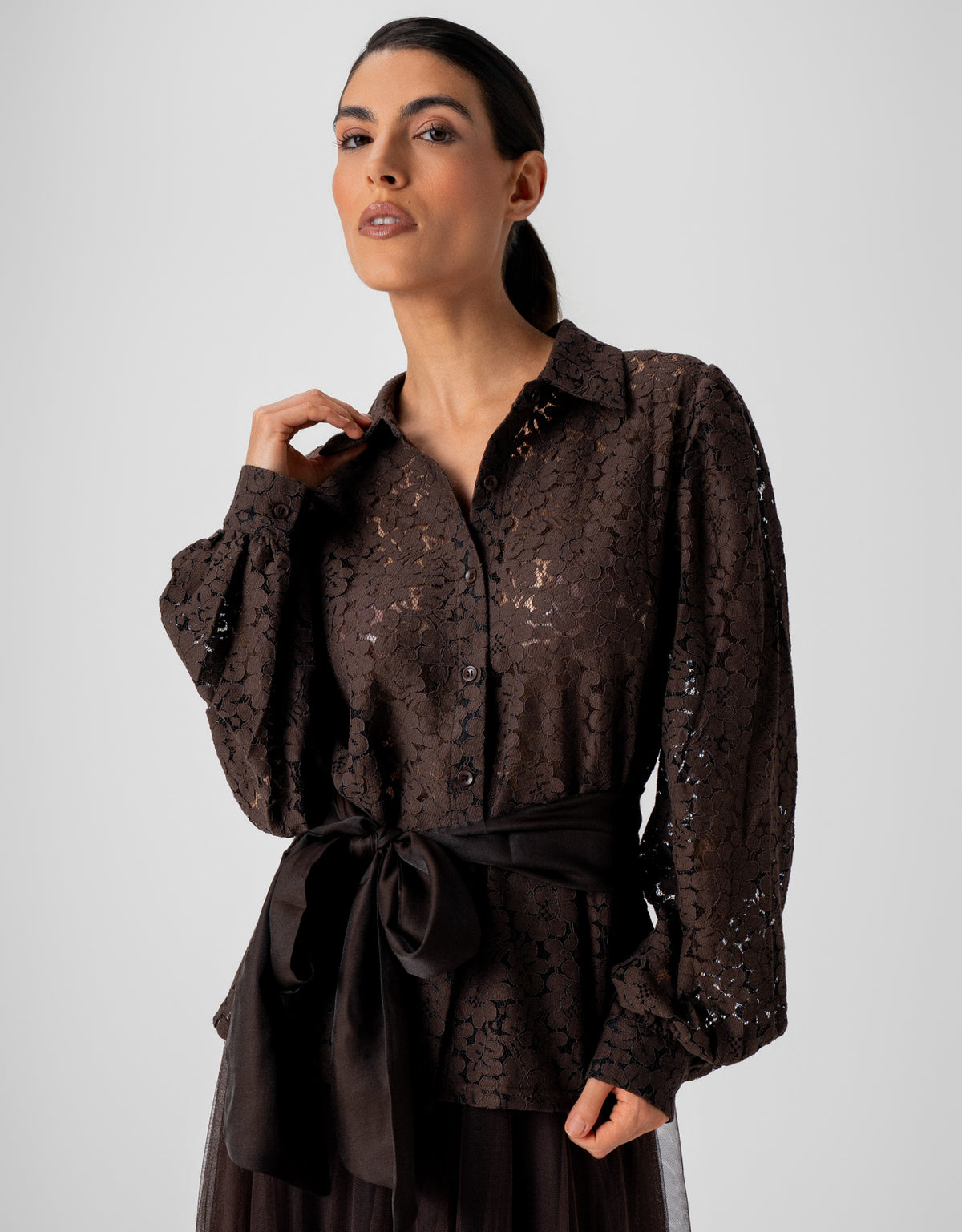 CAMISA BIANCA MADRE REINA CHOCOLATE