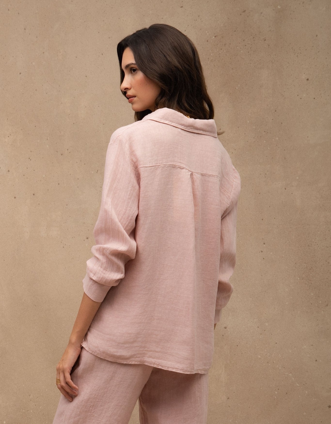 CAMISA CAROL MADRE REINA LINHO ROSA PÓ