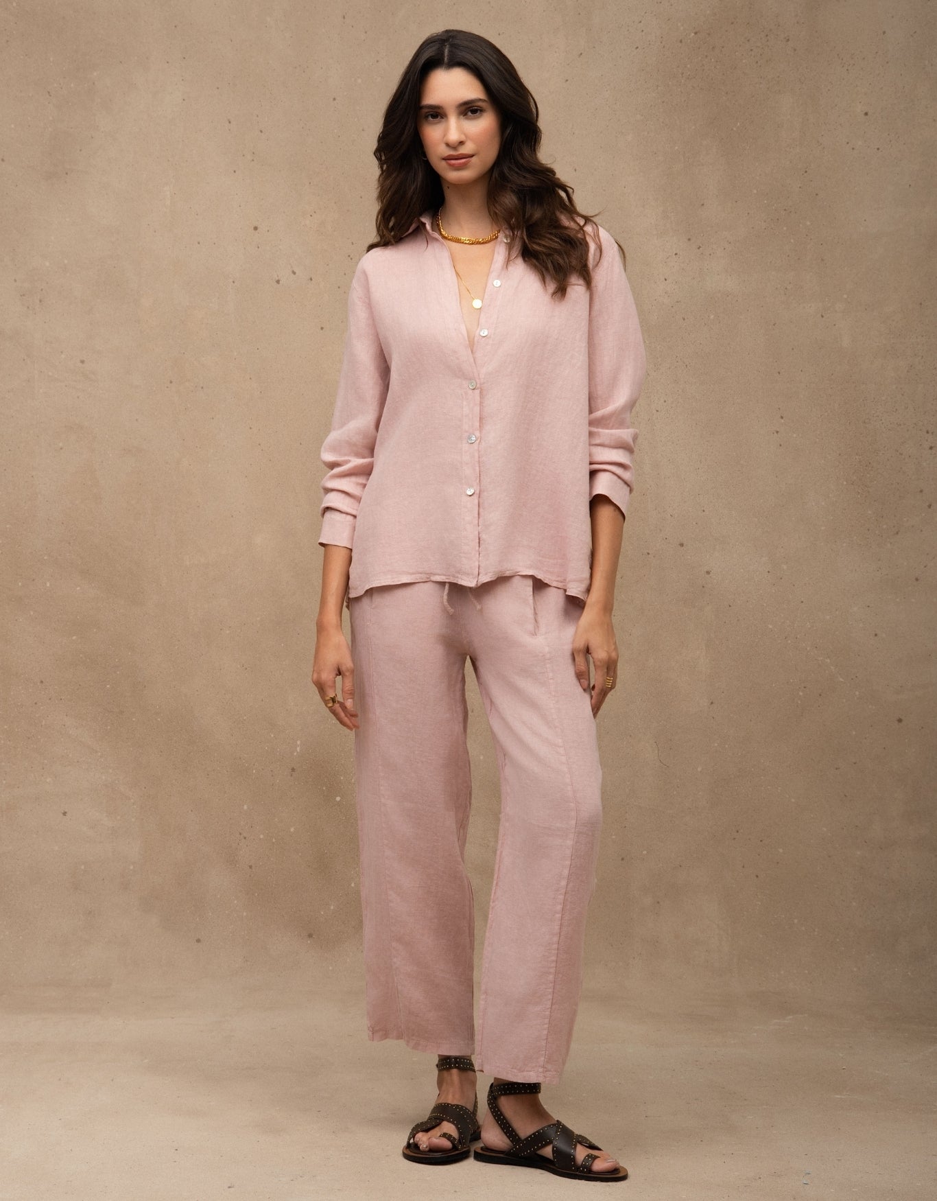 CAMISA CAROL MADRE REINA LINHO ROSA PÓ