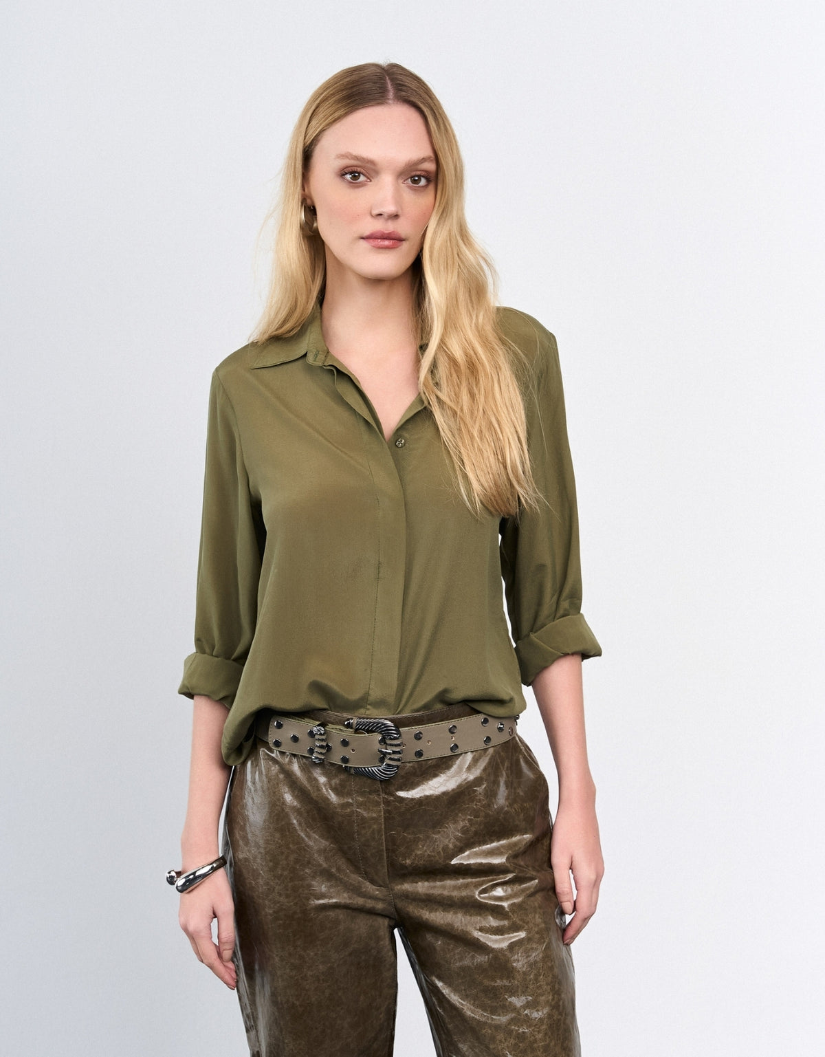 CAMISA CLASSIC MADRE REINA SEDA GREIGE