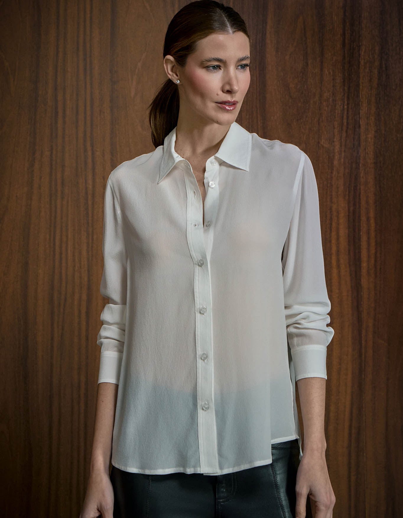 CAMISA CLÁSSICA MADRE REINA SEDA OFF WHITE