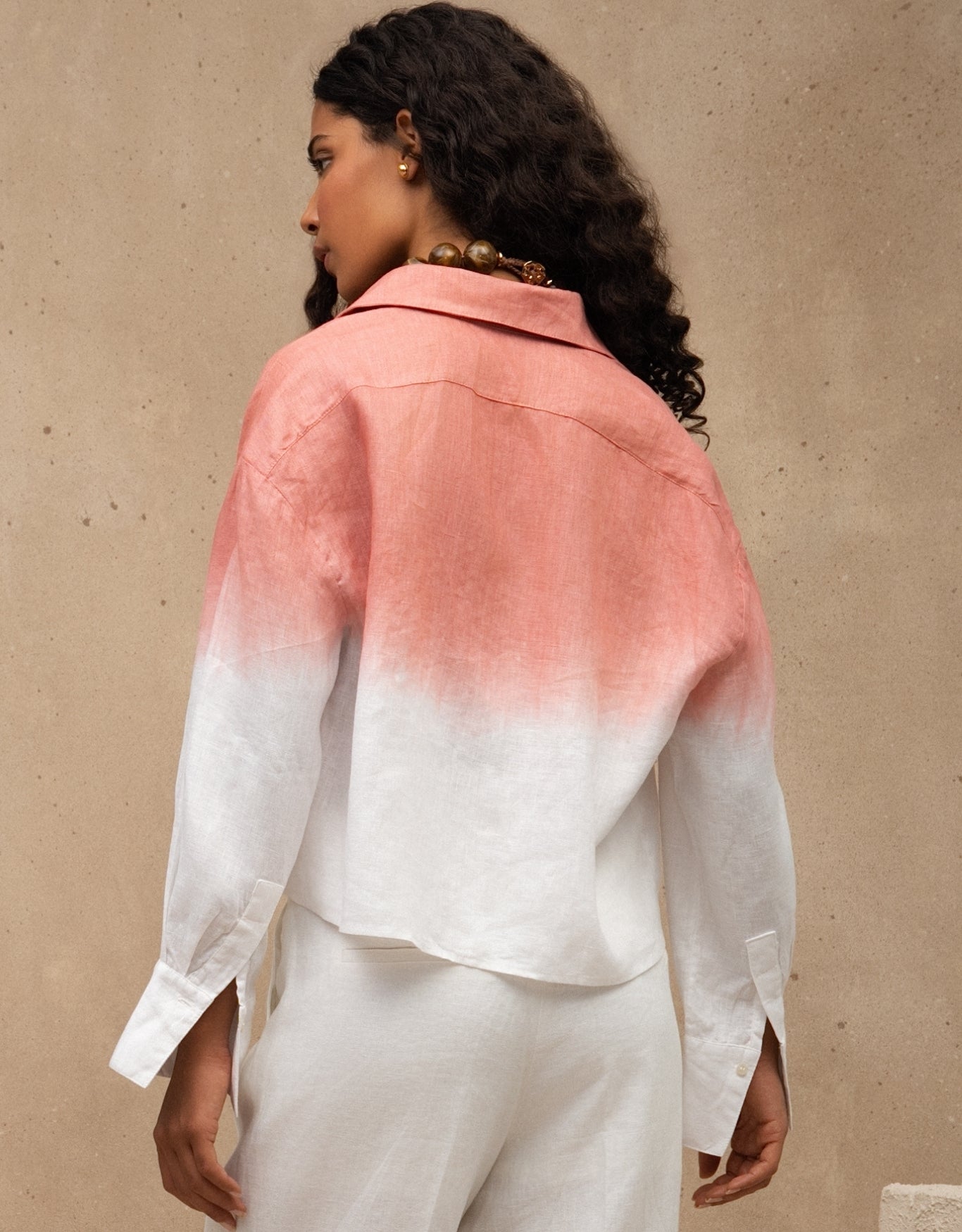 CAMISA CROPPED LINA OMBRÉ MADRE REINA LINHO ROSA ROMÃ